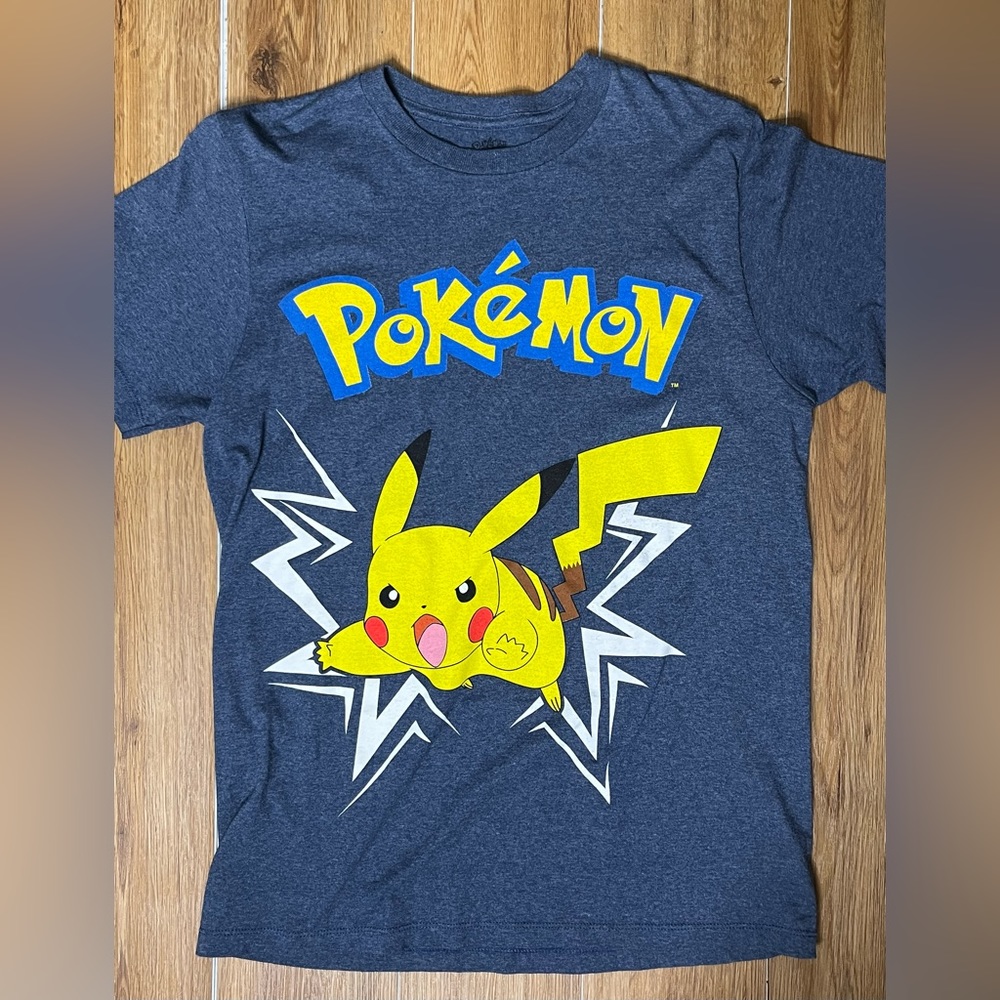 Pokémon pikachu Adult Medium Shirt Navy Blue Gaming Perfect - Picture 1 of 4